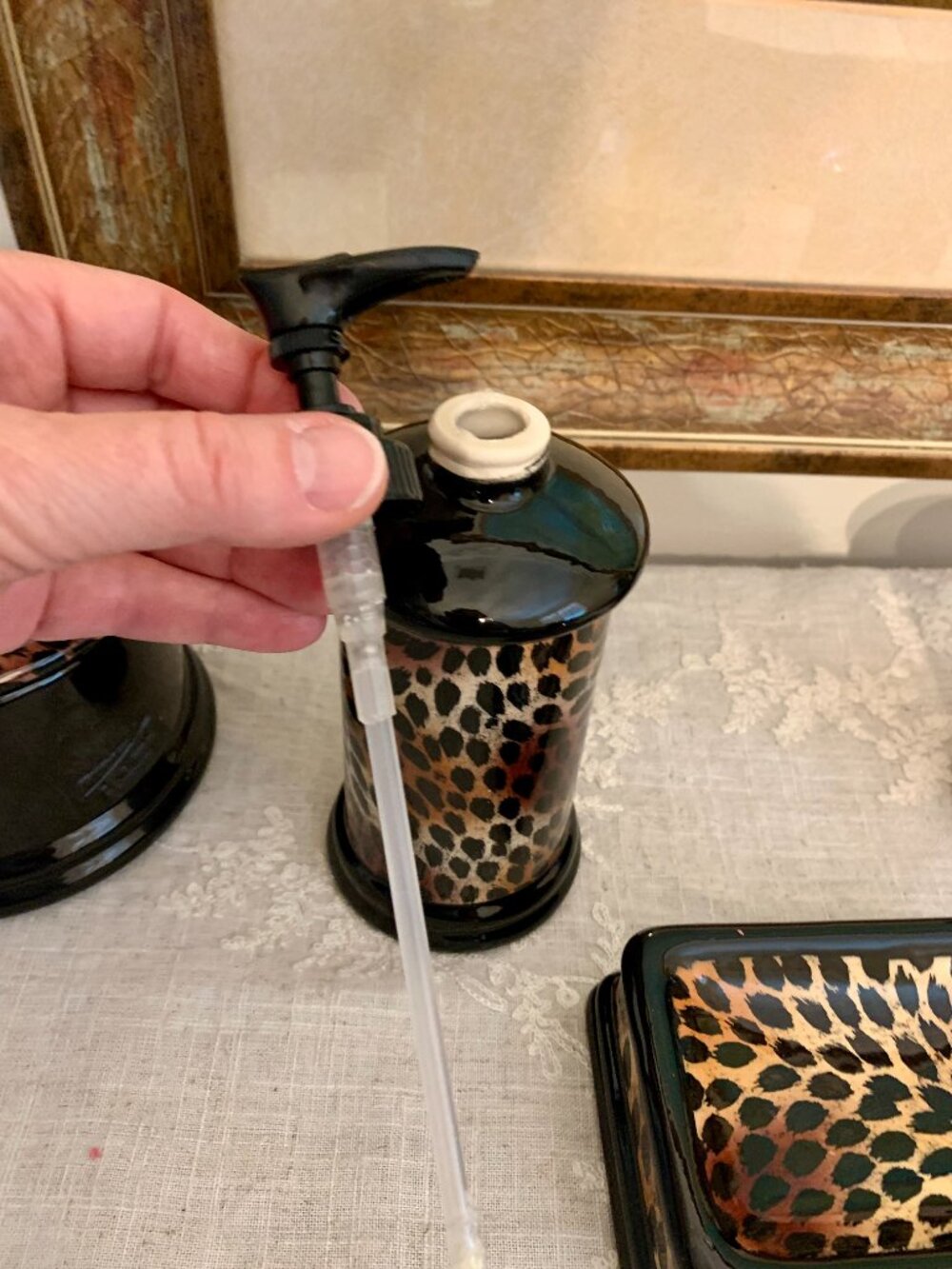 Leopard Print 4 Pc Bathroom Accessories Vintage Indian Ink Hand Painted Ceramic - Picture 7 of 11